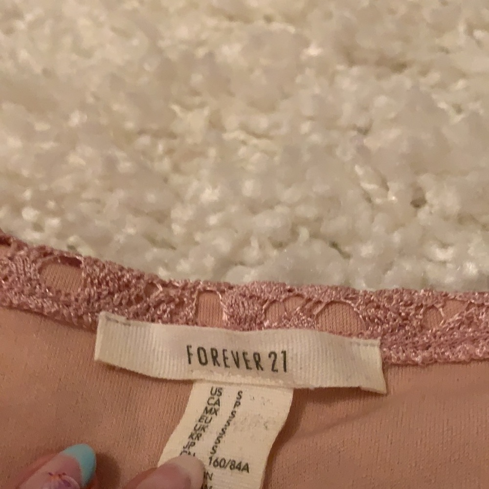 Pink crop top - Picture 2 of 5